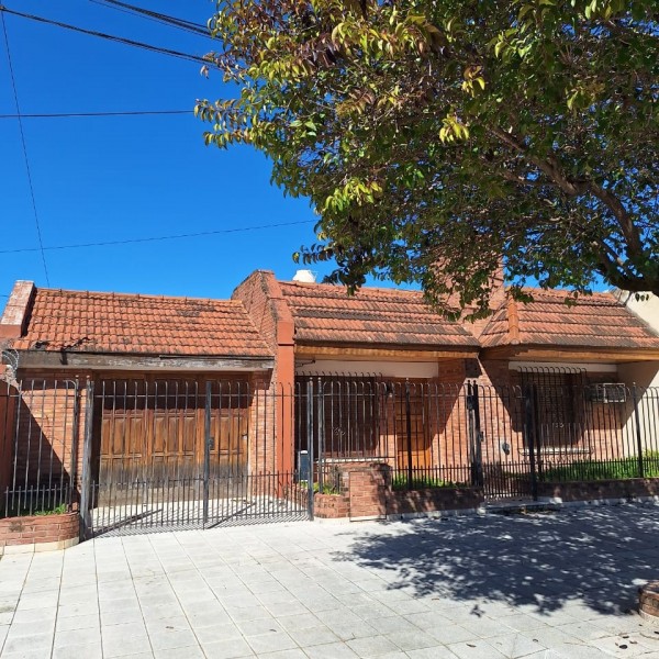 RIVADAVIA 1232